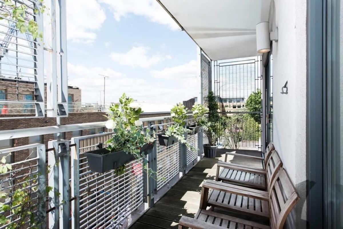 Modern 2 Bed Apartment W Balcony In 伦敦 外观 照片