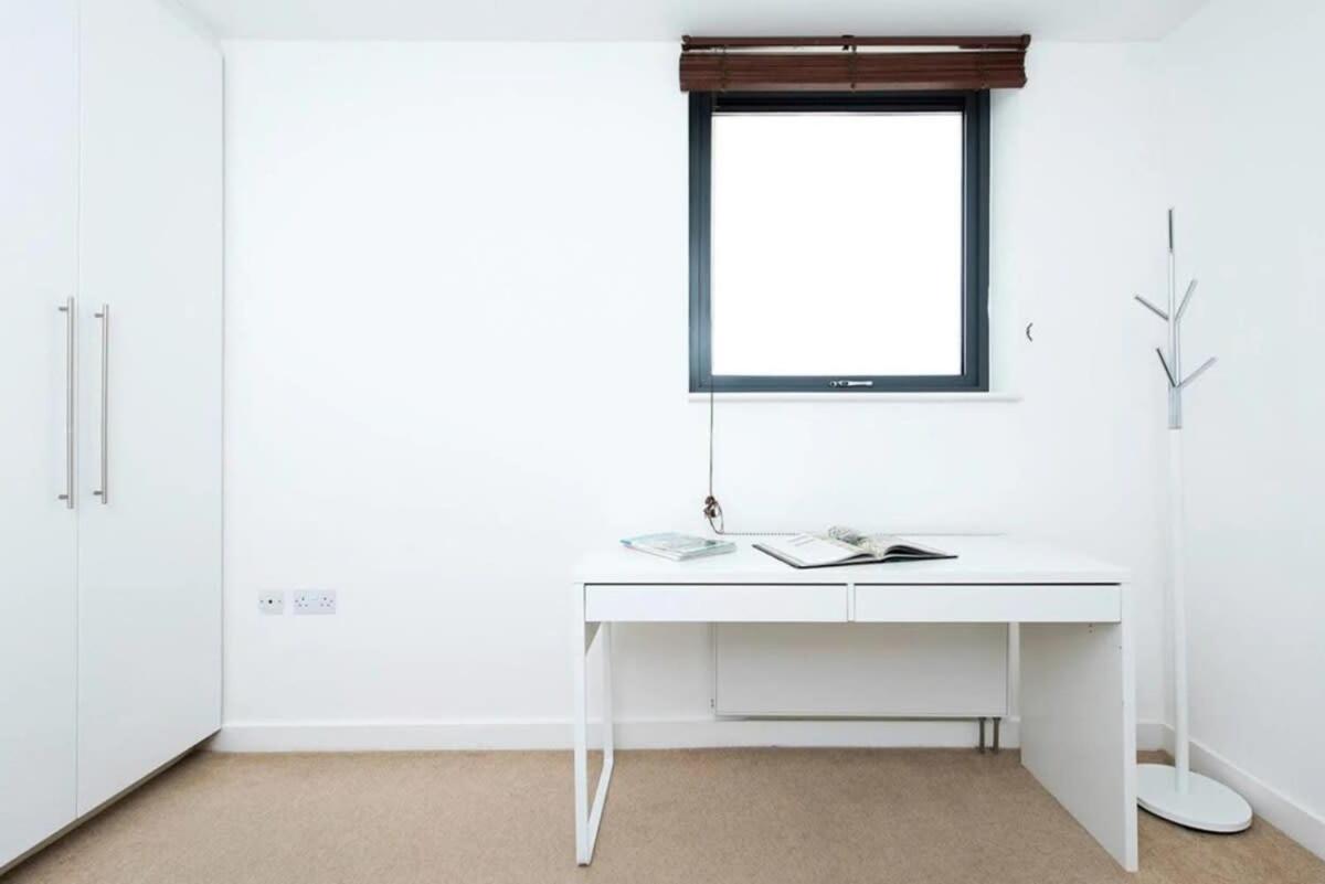 Modern 2 Bed Apartment W Balcony In 伦敦 外观 照片