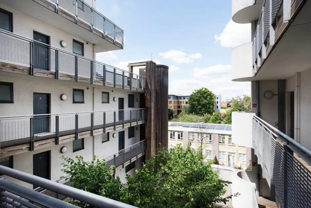 Modern 2 Bed Apartment W Balcony In 伦敦 外观 照片