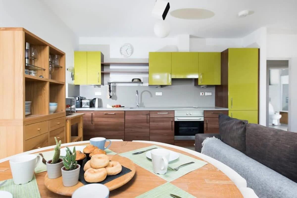 Modern 2 Bed Apartment W Balcony In 伦敦 外观 照片